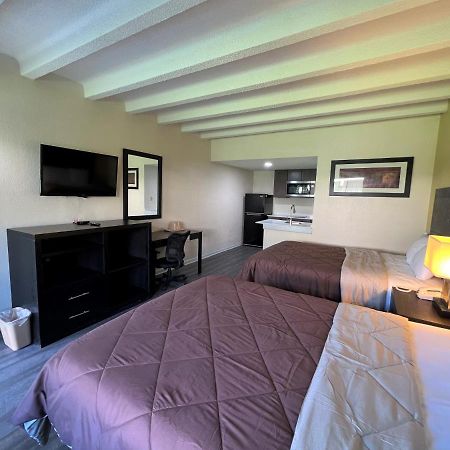 James River Inn & Suites Newport News Exterior foto